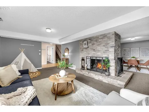 8121 NW Fruit Valley Road Vancouver WA 98665