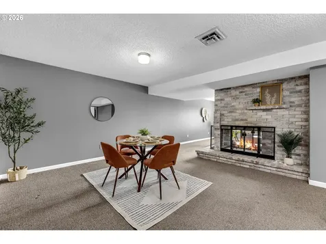 8121 NW Fruit Valley Road Vancouver WA 98665
