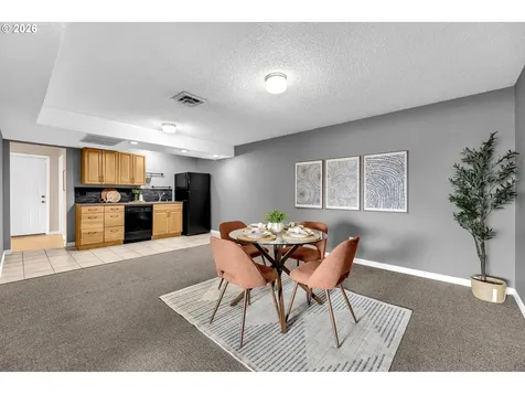8121 NW Fruit Valley Road Vancouver WA 98665