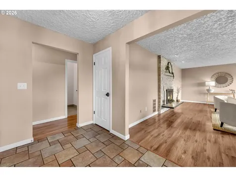 8121 NW Fruit Valley Road Vancouver WA 98665