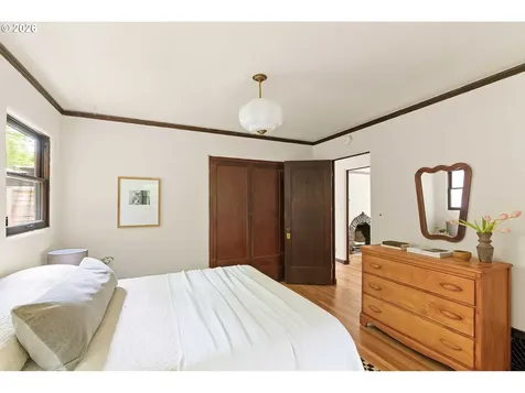 4225 NE Davis Street Portland OR 97213