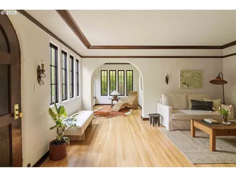 4225 NE Davis Street Portland OR 97213