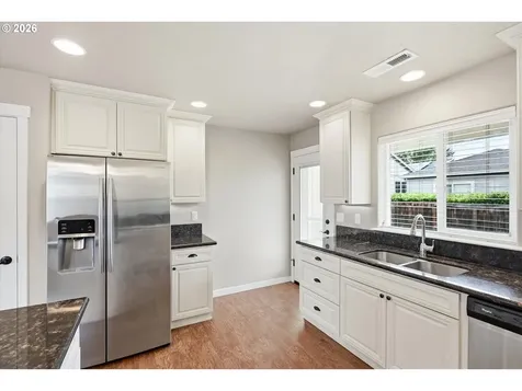 7410 Desert View Drive White City OR 97503