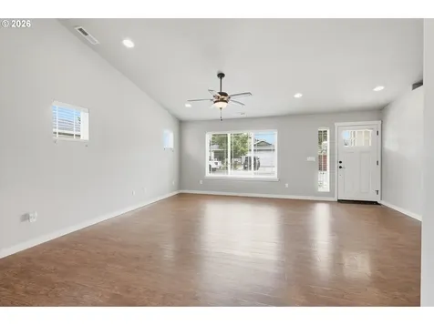 7410 Desert View Drive White City OR 97503
