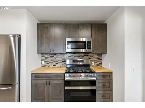 1409 Clark Avenue Cottage Grove OR 97424