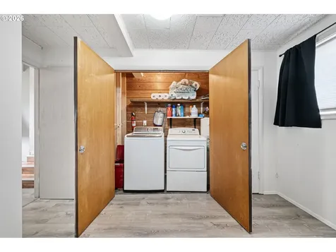 1409 Clark Avenue Cottage Grove OR 97424