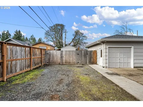 1409 Clark Avenue Cottage Grove OR 97424