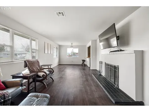 1409 Clark Avenue Cottage Grove OR 97424