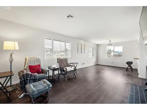 1409 Clark Avenue Cottage Grove OR 97424