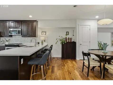 7594 SE Division Street Portland OR 97206