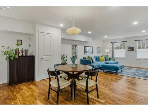 7594 SE Division Street Portland OR 97206
