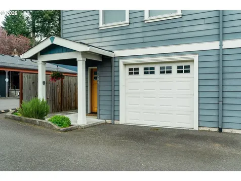 7594 SE Division Street Portland OR 97206