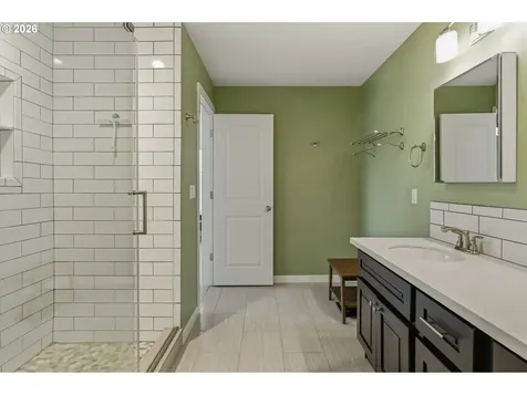 7594 SE Division Street Portland OR 97206