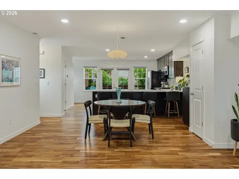 7594 SE Division Street Portland OR 97206