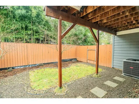7594 SE Division Street Portland OR 97206