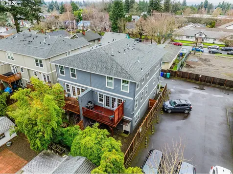 7594 SE Division Street Portland OR 97206