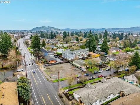 7594 SE Division Street Portland OR 97206