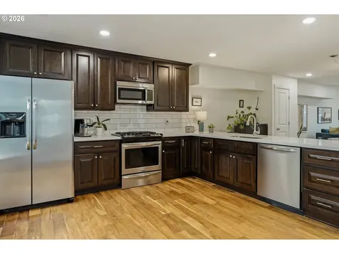 7594 SE Division Street Portland OR 97206