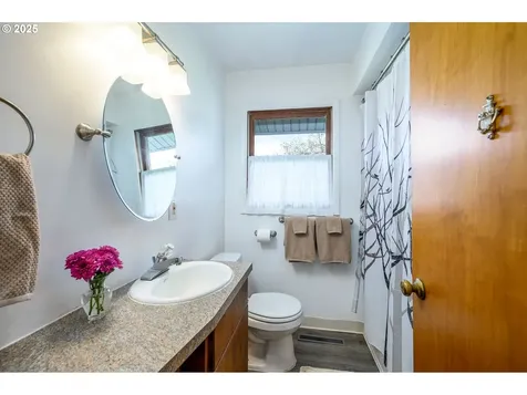 609 NE 19th Street Mcminnville OR 97128
