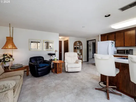 8575 SW Bridletrail Avenue Beaverton OR 97008