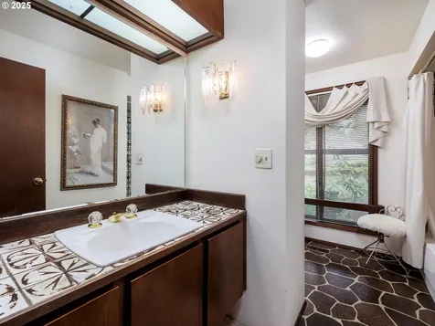 8575 SW Bridletrail Avenue Beaverton OR 97008