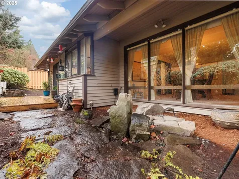8575 SW Bridletrail Avenue Beaverton OR 97008