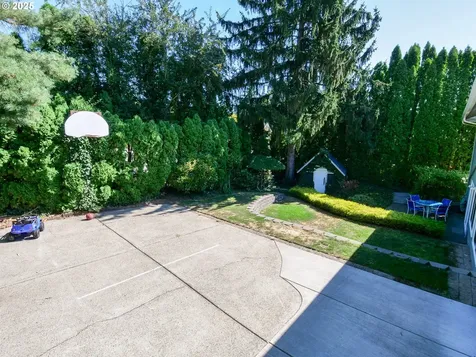 3565 SE El Camino Drive Gresham OR 97080