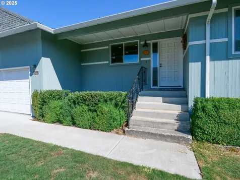 3565 SE El Camino Drive Gresham OR 97080