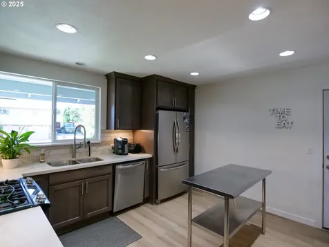 3565 SE El Camino Drive Gresham OR 97080