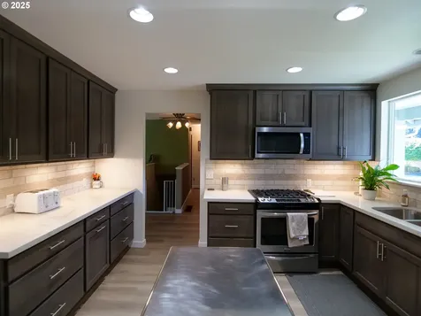 3565 SE El Camino Drive Gresham OR 97080