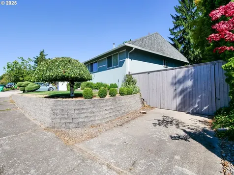 3565 SE El Camino Drive Gresham OR 97080