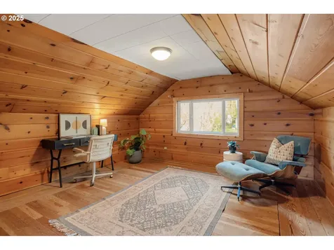 9636 SW 52nd Avenue Portland OR 97219