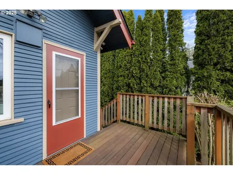 9636 SW 52nd Avenue Portland OR 97219