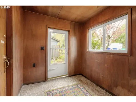 9636 SW 52nd Avenue Portland OR 97219