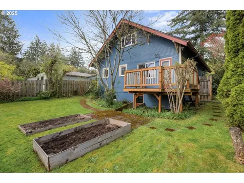 9636 SW 52nd Avenue Portland OR 97219