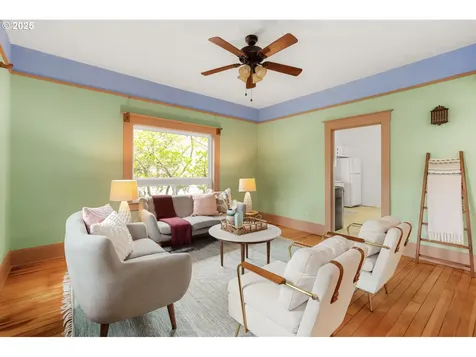 9636 SW 52nd Avenue Portland OR 97219