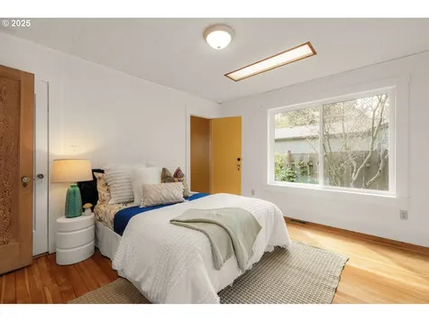 9636 SW 52nd Avenue Portland OR 97219