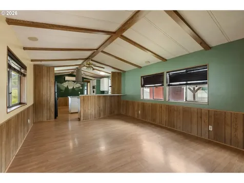 56 Manor Loop Roseburg OR 97471