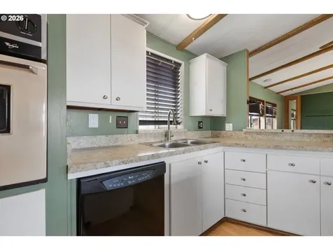 56 Manor Loop Roseburg OR 97471
