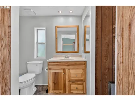 56 Manor Loop Roseburg OR 97471