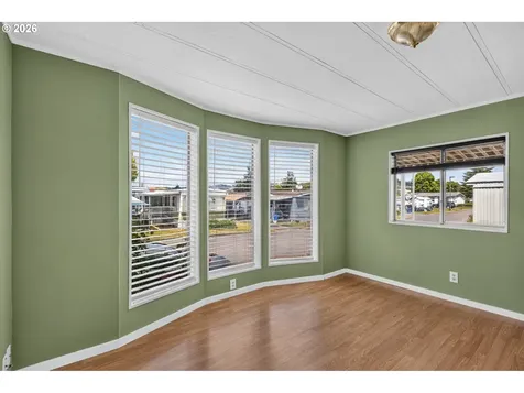 56 Manor Loop Roseburg OR 97471