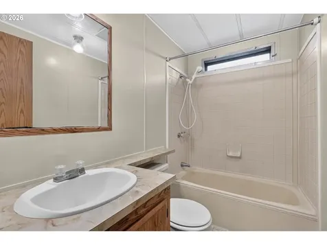 56 Manor Loop Roseburg OR 97471