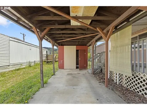 56 Manor Loop Roseburg OR 97471