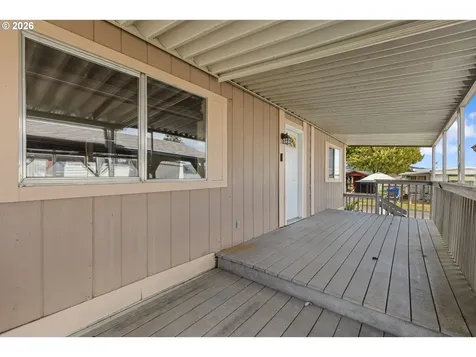 56 Manor Loop Roseburg OR 97471
