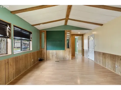 56 Manor Loop Roseburg OR 97471