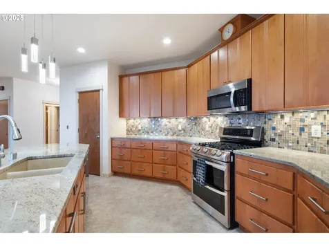 2415 Green Mountain Road Kalama WA 98625