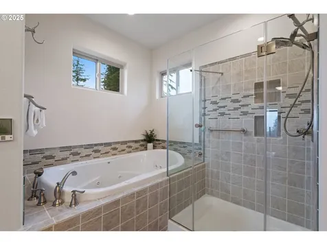 2415 Green Mountain Road Kalama WA 98625