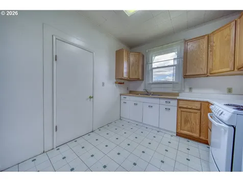 1891 Dogwood Avenue Reedsport OR 97467