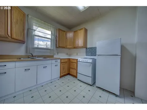 1891 Dogwood Avenue Reedsport OR 97467