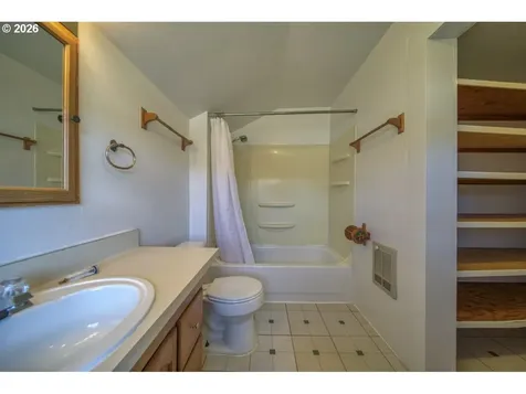 1891 Dogwood Avenue Reedsport OR 97467
